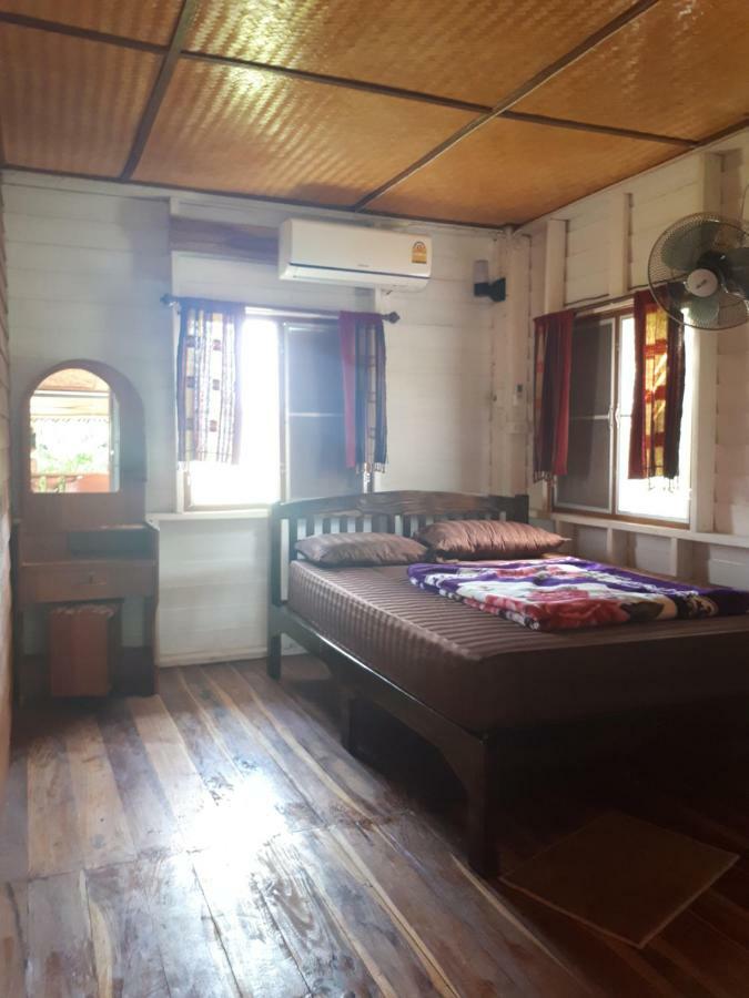 Baan Bar Cafe Hotel Mecsem Kültér fotó