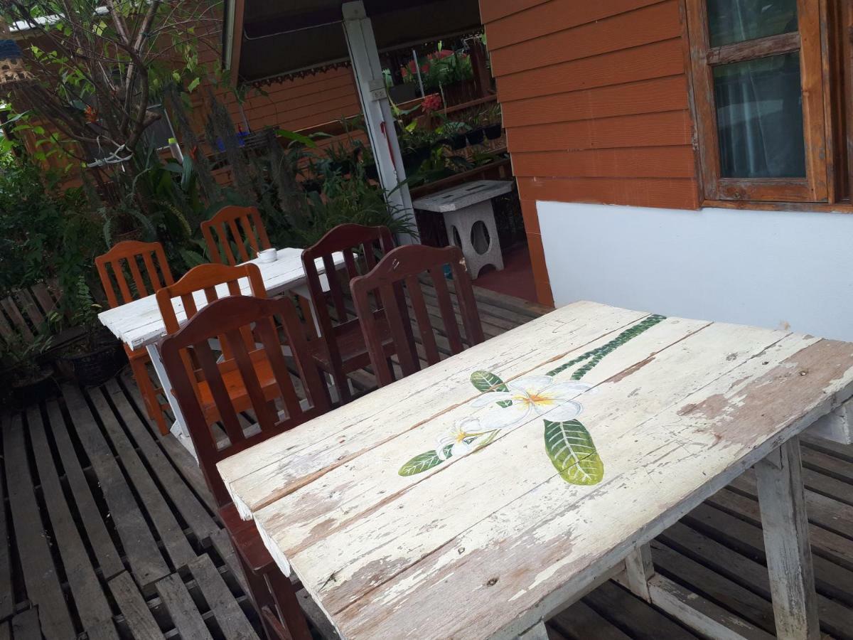 Baan Bar Cafe Hotel Mecsem Kültér fotó